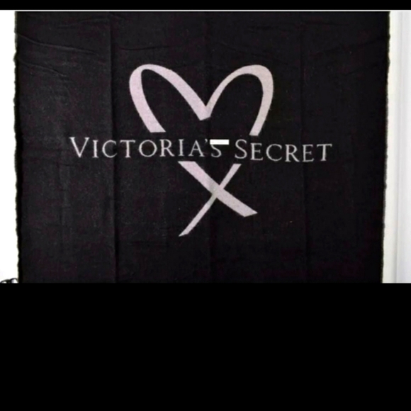 VICTORIA SECRET THROW BLANKET - Picture 1 of 2